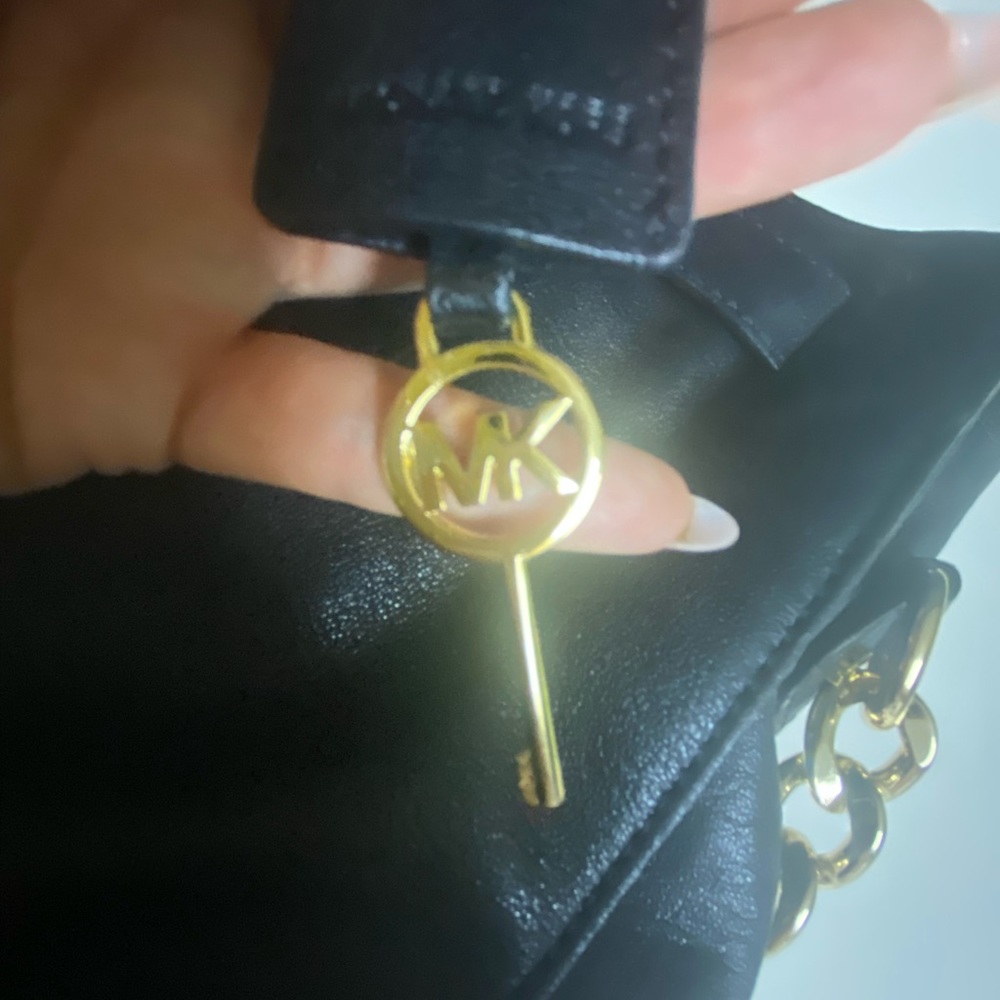 MK Hamilton Handbag - Picture 15 of 15